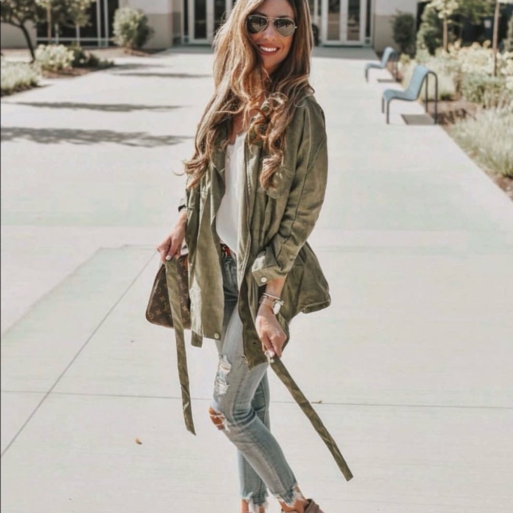 GOODNIGHT MACAROON Aubree Utility Wrap Jacket Green Size S